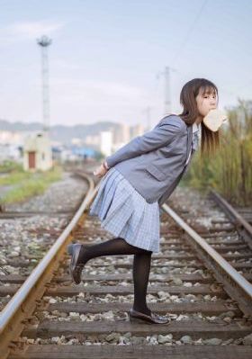 李蕾丽无删减版